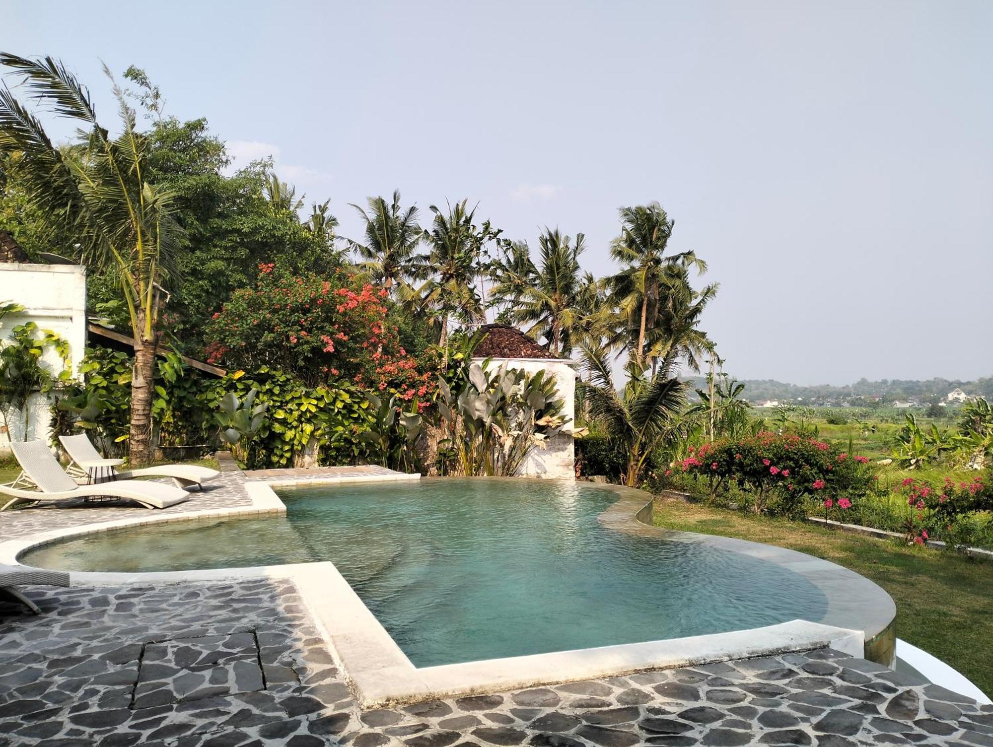 Sunmoonstarvillas Yogyakarta Jarakan Экстерьер фото