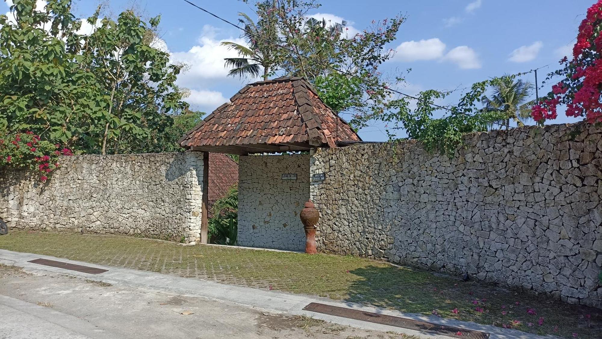 Sunmoonstarvillas Yogyakarta Jarakan Экстерьер фото